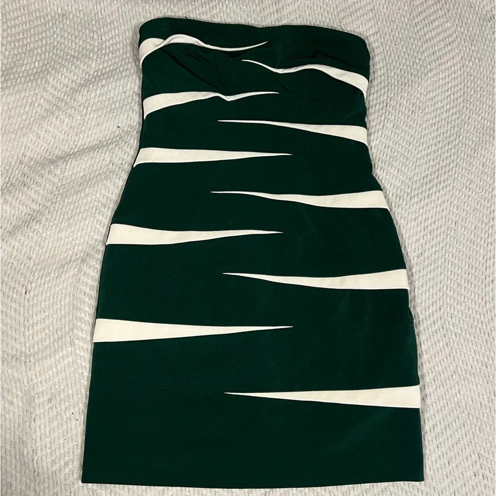 π€New Betsy & Adam Strapless Tiered Dressπ€ - Picture 4 of 9